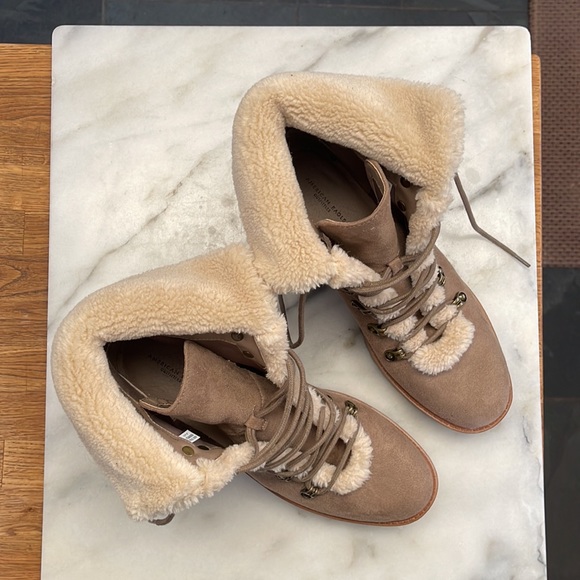 American Eagle tan combat boots with faux fur trim - Picture 2 of 4